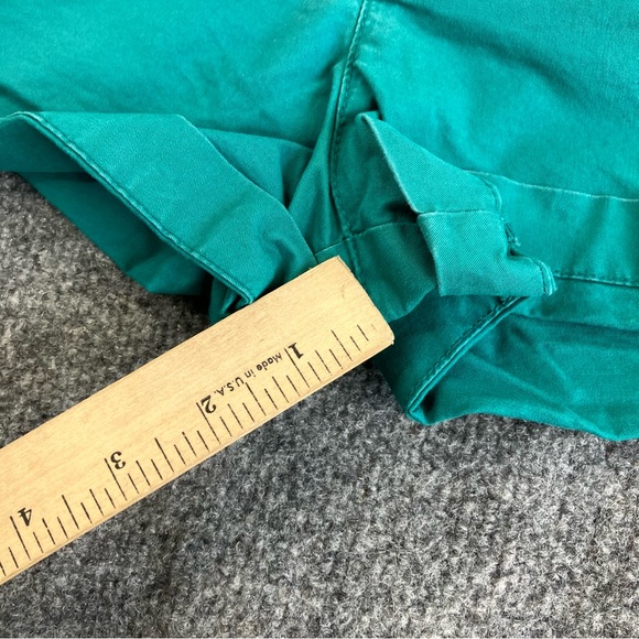 Old Navy Women’s Everyday Shorts in a Misses size 2 Teal green Blue - Picture 2 of 8